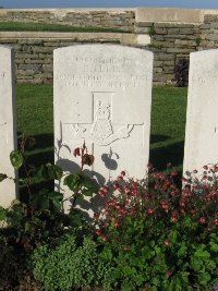 Grand-Seraucourt British Cemetery - Ellis, E