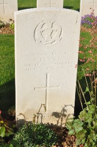 Grand-Seraucourt British Cemetery - Fenner, Bertie