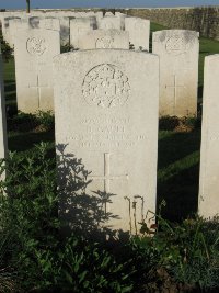 Grand-Seraucourt British Cemetery - Gault, D