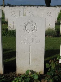 Grand-Seraucourt British Cemetery - Gibbs, M