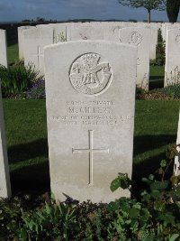 Grand-Seraucourt British Cemetery - Gilbert, M