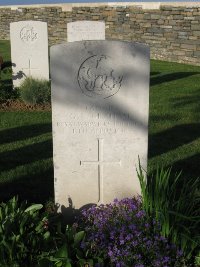 Grand-Seraucourt British Cemetery - Graham, G L