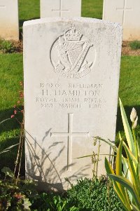 Grand-Seraucourt British Cemetery - Hamilton, H