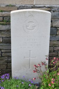 Grand-Seraucourt British Cemetery - Heyes, James