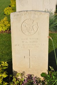 Grand-Seraucourt British Cemetery - Hunt, W G