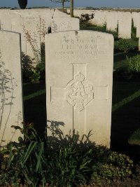 Grand-Seraucourt British Cemetery - Ingram, J H