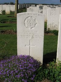 Grand-Seraucourt British Cemetery - James, P W