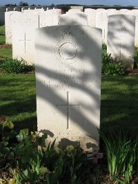 Grand-Seraucourt British Cemetery - Jones, Espar