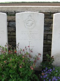 Grand-Seraucourt British Cemetery - Kennedy, Desmond William