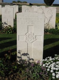 Grand-Seraucourt British Cemetery - Lloyd, William Francis