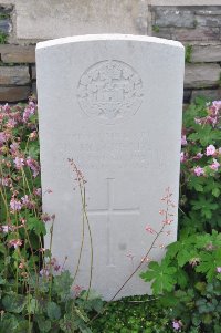 Grand-Seraucourt British Cemetery - McCready, R