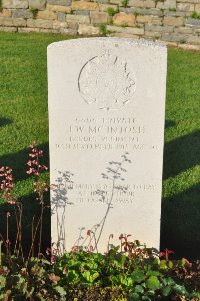 Grand-Seraucourt British Cemetery - McIntosh, J W