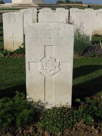 Grand-Seraucourt British Cemetery - Mellor, J