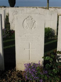 Grand-Seraucourt British Cemetery - Moore, Morgan Edward Jellett