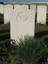 Grand-Seraucourt British Cemetery - Morley, Lawrence