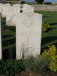 Grand-Seraucourt British Cemetery - Mullender, H