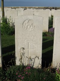 Grand-Seraucourt British Cemetery - Neville, Percy Frank