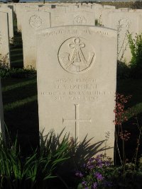 Grand-Seraucourt British Cemetery - Osborne, O S