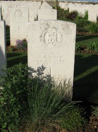 Grand-Seraucourt British Cemetery - Pickett, W E