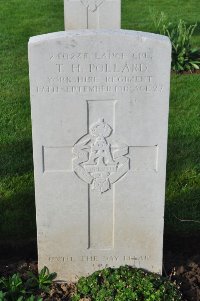 Grand-Seraucourt British Cemetery - Pollard, T H