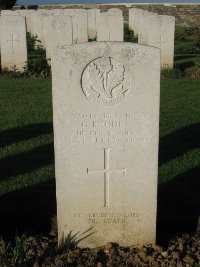 Grand-Seraucourt British Cemetery - Rhodes, G