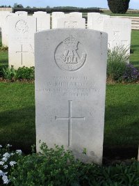 Grand-Seraucourt British Cemetery - Richardson, W