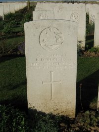 Grand-Seraucourt British Cemetery - Robertson, R