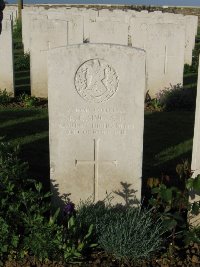 Grand-Seraucourt British Cemetery - Sinclair, R C