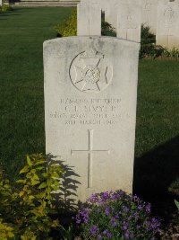 Grand-Seraucourt British Cemetery - Sivyer, C L