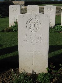 Grand-Seraucourt British Cemetery - Stewart, Cuthbert