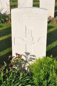 Grand-Seraucourt British Cemetery - Stone, E E