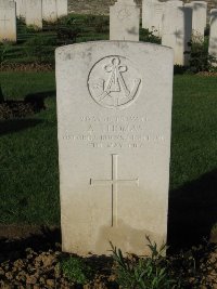 Grand-Seraucourt British Cemetery - Thomas, A