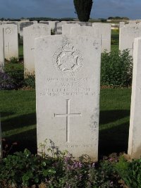 Grand-Seraucourt British Cemetery - Watts, Frank