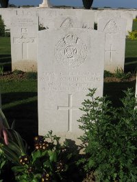 Grand-Seraucourt British Cemetery - Woodger, Walter Thomas Stanley