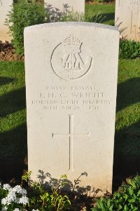 Grand-Seraucourt British Cemetery - Wright, J H G