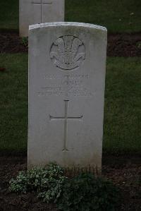 Hermies British Cemetery - Jones, M