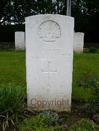 Hermies British Cemetery - Scott, James