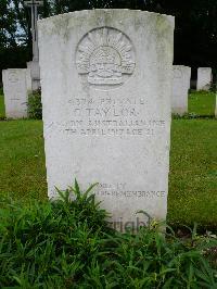 Hermies British Cemetery - Taylor, Charles