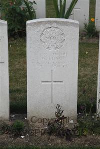 Les Baraques Military Cemetery Sangatte - Regan, W