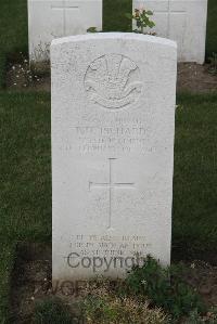 Les Baraques Military Cemetery Sangatte - Richards, Thomas Henry