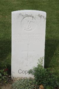 Les Baraques Military Cemetery Sangatte - Roberton, Stuart Lawton