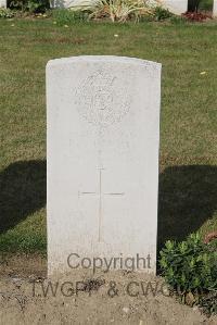 Les Baraques Military Cemetery Sangatte - Roberts, R J