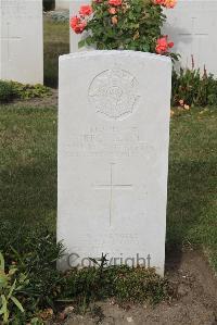 Les Baraques Military Cemetery Sangatte - Searle, Percy