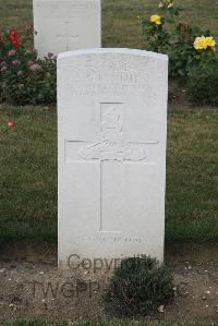 Les Baraques Military Cemetery Sangatte - Smith, Charles James