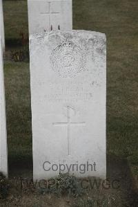 Les Baraques Military Cemetery Sangatte - Sproat, Isaac