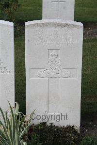 Les Baraques Military Cemetery Sangatte - Stokes, W W