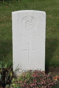 Les Baraques Military Cemetery Sangatte - Strike, Hannibal George