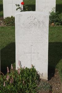 Les Baraques Military Cemetery Sangatte - Swaddling, G