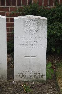 Les Baraques Military Cemetery Sangatte - Talbot, Richard