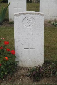 Les Baraques Military Cemetery Sangatte - Taylor, Harold Harker